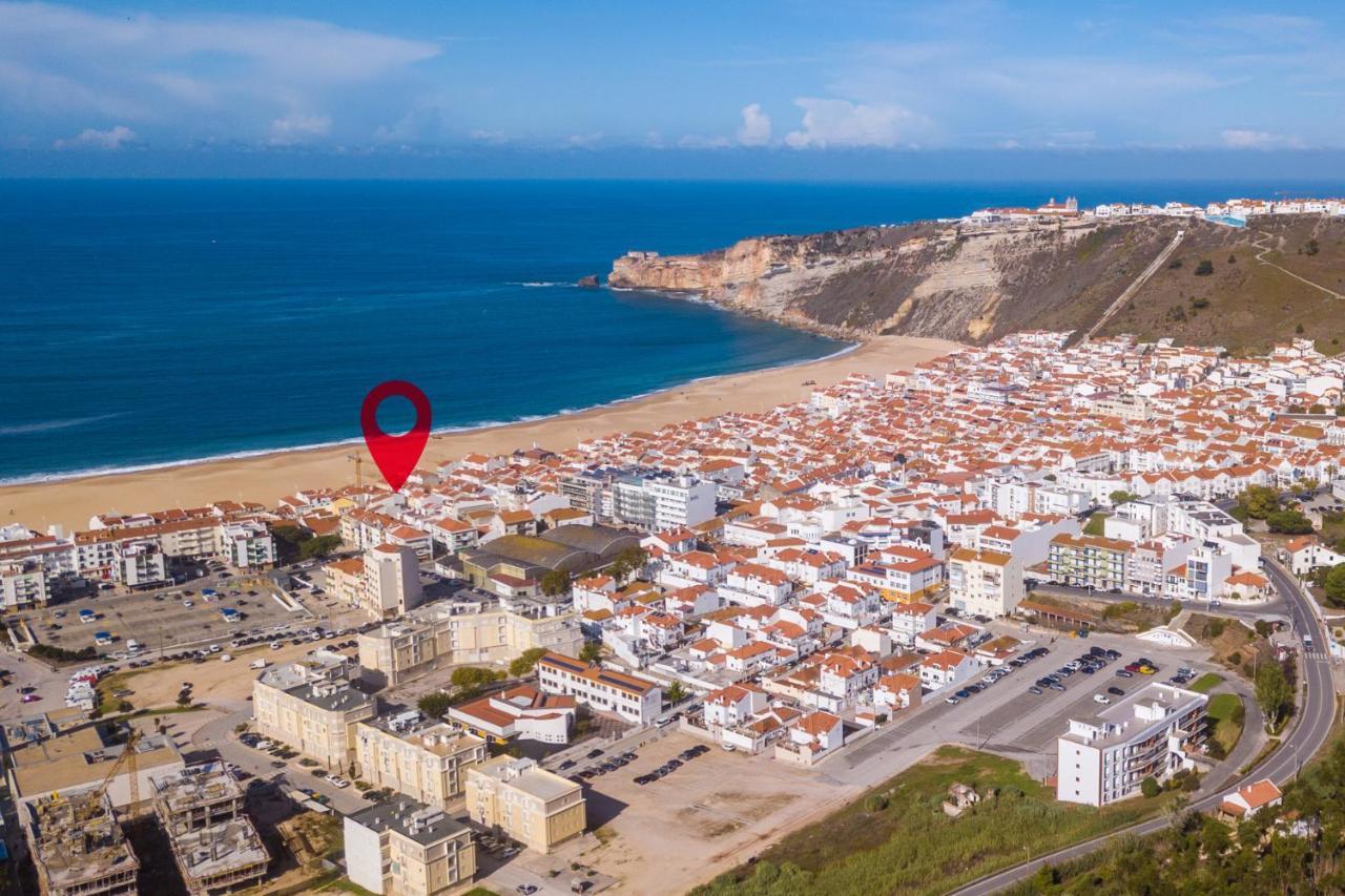 Carol Beach House Nazaré Exterior foto