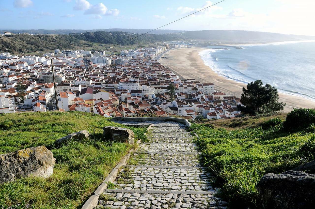 Carol Beach House Nazaré Exterior foto