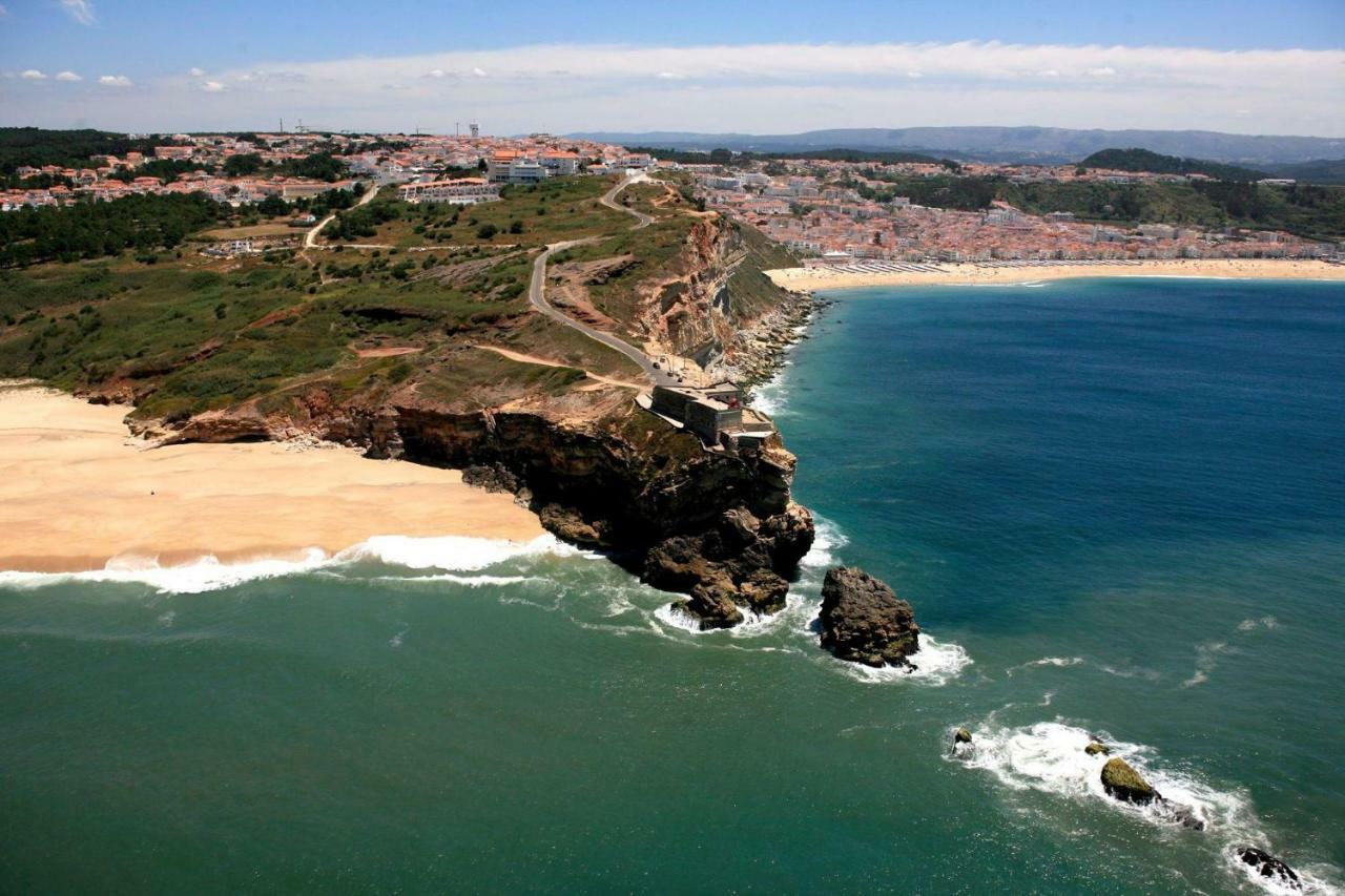 Carol Beach House Nazaré Exterior foto